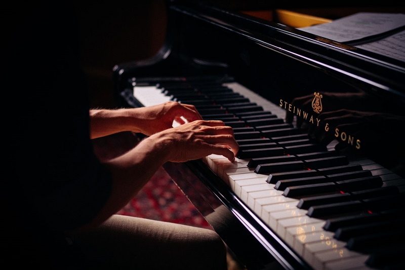 Grand Piano – Yamaha Steinway etc…..